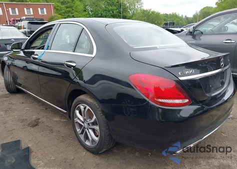 2016 Mercedes-Benz C 300 4Matic/Luxury 4Matic/Sport 4Matic из США, поврежденный, VIN 55SWF4KB8GU147398